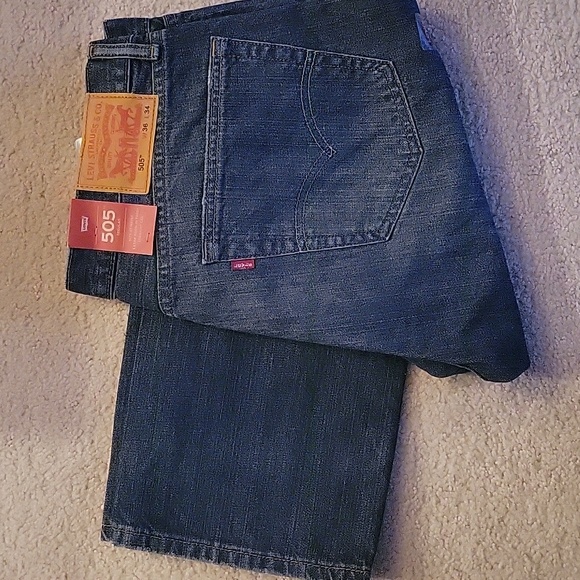 NWT Levi's 505 Regular Fit Men's Jeans 005052765. 36x34 - Picture 4 of 6
